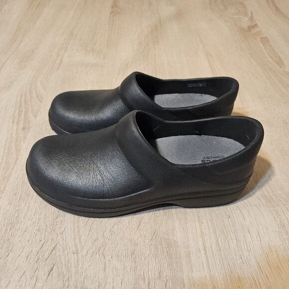 Crocs Neria Pro Black Slip On Work Nurse Clog Shoe Non-Slip Comfort Women’s 7 - Picture 1 of 8